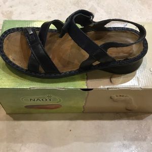 Brand new Naot Falsetto Black Comb